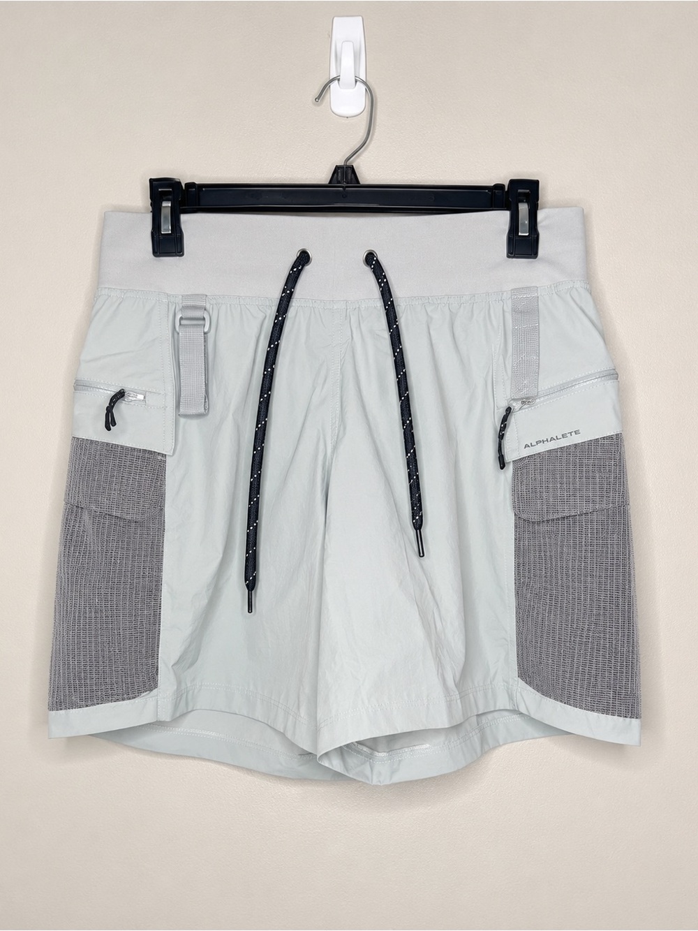 Lululemon Cargo Super-High-Rise Hiking Shorts 8” Gray Size 8